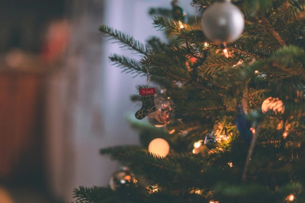 Noël et Saint-Sylvestre : Fêtes chrétiennes ou pièges déguisés ?