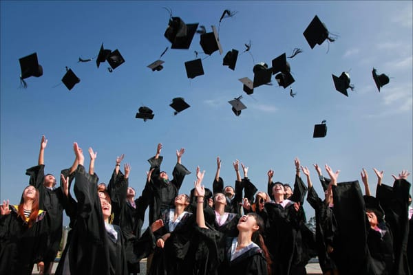 La seule école Biblique : L'Université du Saint-Esprit